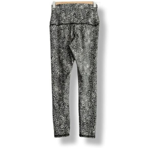 EVOLUTION & CREATION The Mia Legging High Waist Crop Leopard Print Sz XS - Picture 4 of 10